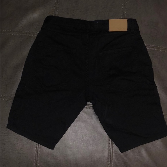 Shorts - Picture 2 of 3